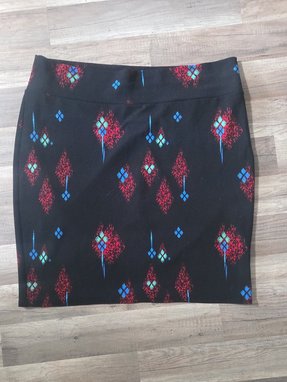 LuLaRoe Black Pencil Skirt with Red & Blue Geometric Print